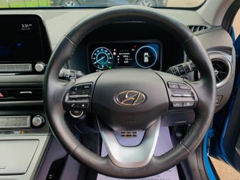 Hyundai KONA 64kWh Premium Auto 5dr (10.5kW Charger)