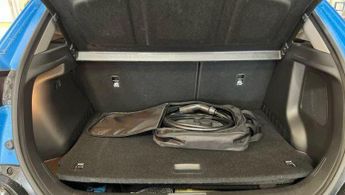 Hyundai KONA 64kWh Premium Auto 5dr (10.5kW Charger)