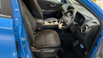 Hyundai KONA 64kWh Premium Auto 5dr (10.5kW Charger)