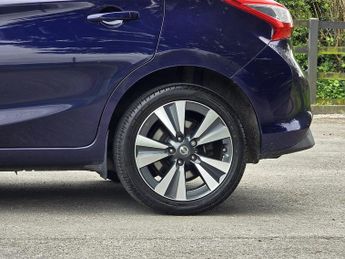 Nissan Pulsar 1.2 DIG-T N-Connecta Hatchback 5dr Petrol XTRON Euro 6 (s/s) (11