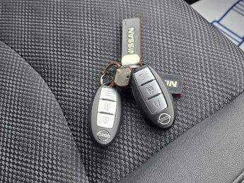 Nissan Pulsar 1.2 DIG-T N-Connecta Hatchback 5dr Petrol XTRON Euro 6 (s/s) (11