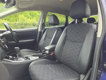 Nissan Pulsar 1.2 DIG-T N-Connecta Hatchback 5dr Petrol XTRON Euro 6 (s/s) (11