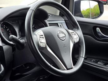 Nissan Pulsar 1.2 DIG-T N-Connecta Hatchback 5dr Petrol XTRON Euro 6 (s/s) (11