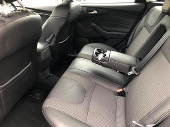 Ford Focus 1.0T EcoBoost Titanium X Euro 5 (s/s) 5dr