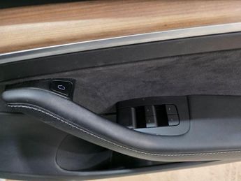 Tesla Model 3 (Dual Motor) Long Range Auto 4WDE 4dr