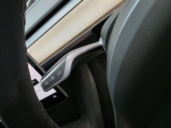Tesla Model 3 (Dual Motor) Long Range Auto 4WDE 4dr