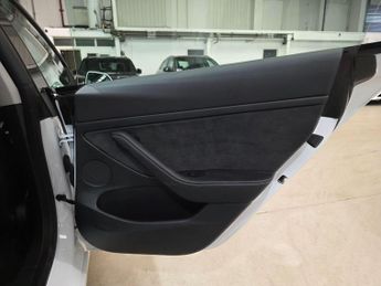 Tesla Model 3 (Dual Motor) Long Range Auto 4WDE 4dr