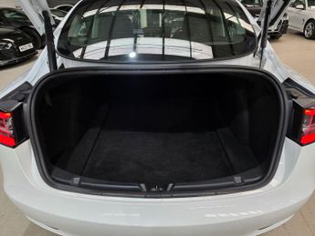 Tesla Model 3 (Dual Motor) Long Range Auto 4WDE 4dr