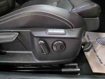 Volkswagen Passat 1.4 TSI 13kWh GTE DSG Euro 6 (s/s) 4dr
