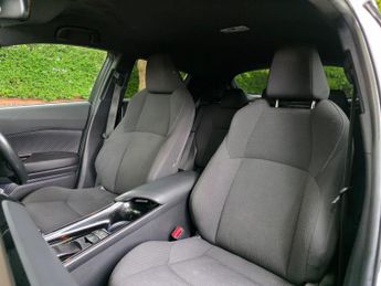 Toyota C-HR 1.8 VVT-h Design CVT Euro 6 (s/s) 5dr
