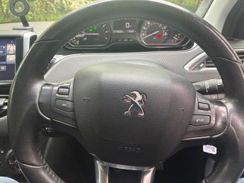 Peugeot 208 1.2 PureTech XS Lime Euro 6 5dr