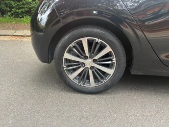 Peugeot 208 1.2 PureTech XS Lime Euro 6 5dr