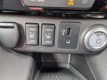 Nissan Leaf 40kWh N-Connecta Auto 5dr