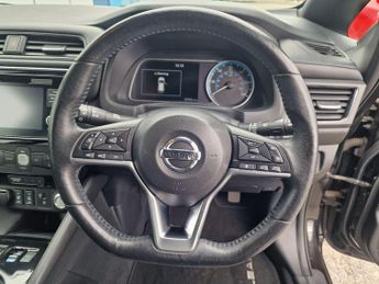 Nissan Leaf 40kWh N-Connecta Auto 5dr