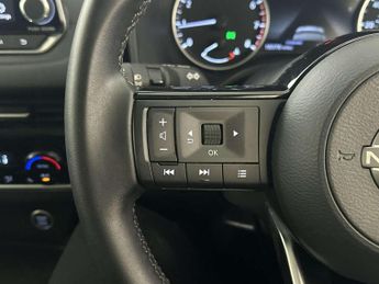 Nissan Qashqai 1.3 DIG-T MHEV Acenta Premium SUV 5dr Petrol Hybrid Manual Euro 