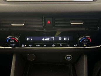 Nissan Qashqai 1.3 DIG-T MHEV Acenta Premium SUV 5dr Petrol Hybrid Manual Euro 