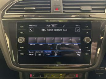 Volkswagen Tiguan 1.5 TSI R-Line SUV 5dr Petrol DSG Euro 6 (s/s) (150 ps)