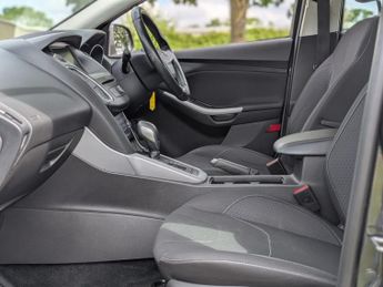 Ford Focus 1.0T EcoBoost Zetec Auto Euro 6 (s/s) 5dr