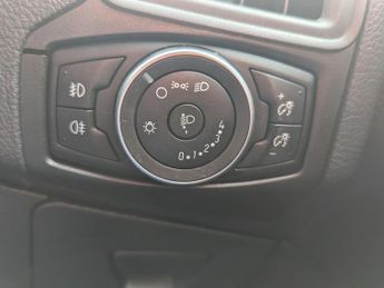 Ford Focus 1.0T EcoBoost Zetec Auto Euro 6 (s/s) 5dr