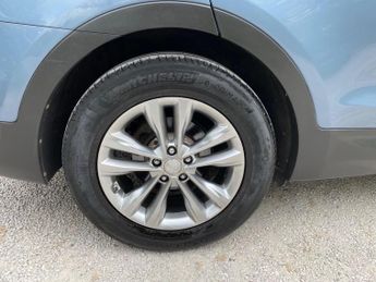 Hyundai Santa Fe 2.2 CRDi Blue Drive Premium Auto 4WD Euro 6 (s/s) 5dr (7 Seat)