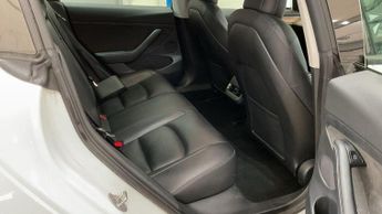 Tesla Model 3 Standard Range Plus Auto RWD 4dr