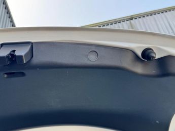 Tesla Model 3 Standard Range Plus Auto RWD 4dr
