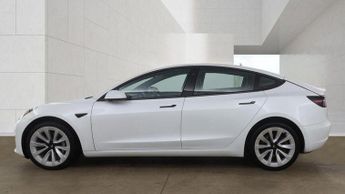 Tesla Model 3 Standard Range Plus Auto RWD 4dr
