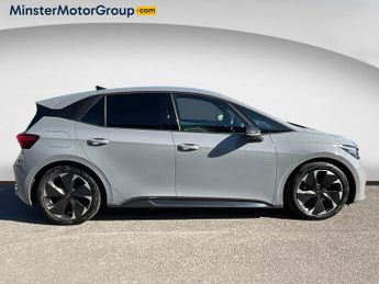 Cupra Born V2 EV