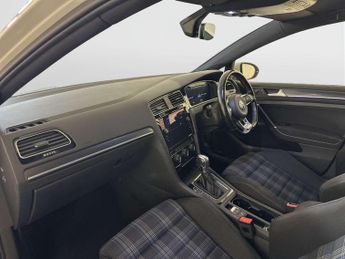 Volkswagen Golf 1.4 TSI 8.7kWh GTE Advance Hatchback 5dr Petrol Plug-in Hybrid D