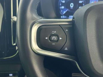 Volvo XC40 1.5h T4 Recharge 10.7kWh R-Design SUV 5dr Petrol Plug-in Hybrid 