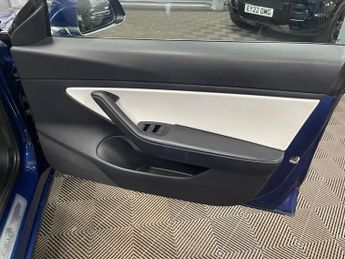 Tesla Model 3 (Dual Motor) Performance Auto 4WDE 4dr (Performance Upgrade)
