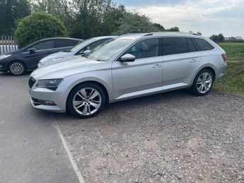 Skoda Superb 2.0 TDI SE L Executive Estate 5dr Diesel Manual Euro 6 (s/s) (19