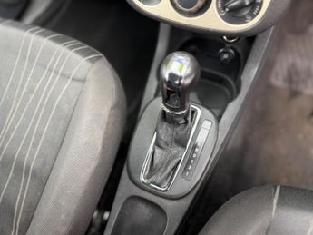 Vauxhall Corsa 1.4i 16v Club 5dr