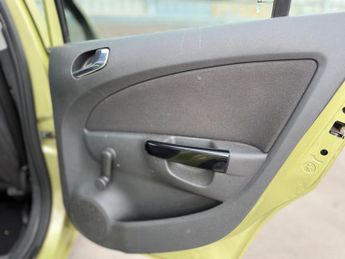 Vauxhall Corsa 1.4i 16v Club 5dr