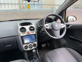 Vauxhall Corsa 1.4i 16v Club 5dr