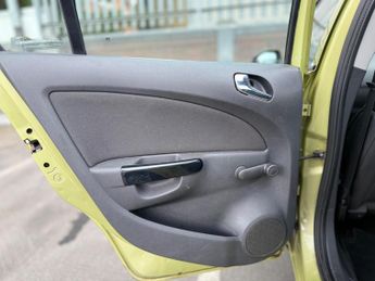 Vauxhall Corsa 1.4i 16v Club 5dr