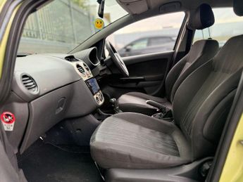Vauxhall Corsa 1.4i 16v Club 5dr