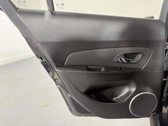 Chevrolet Cruze 1.8 LTZ Auto Euro 5 5dr