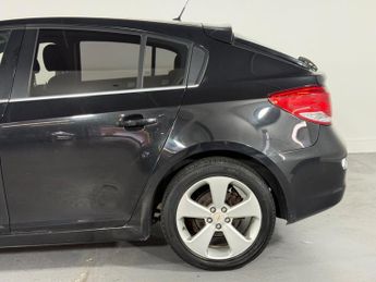Chevrolet Cruze 1.8 LTZ Auto Euro 5 5dr