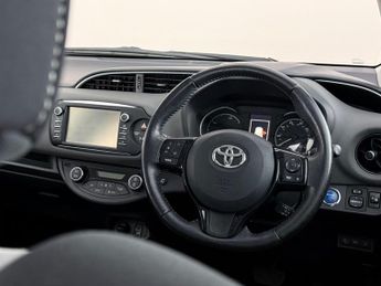 Toyota Yaris 1.5 VVT-h Icon Tech E-CVT Euro 6 (s/s) 5dr