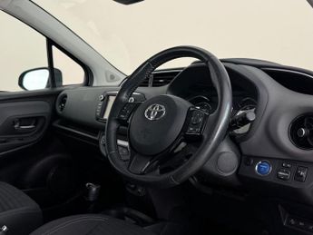 Toyota Yaris 1.5 VVT-h Icon Tech E-CVT Euro 6 (s/s) 5dr