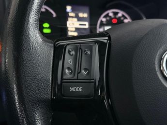 Toyota Yaris 1.5 VVT-h Icon Tech E-CVT Euro 6 (s/s) 5dr