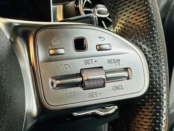 Mercedes-Benz CLA 2.0 CLA220d AMG Line (Premium) Coupe 8G-DCT Euro 6 (s/s) 4dr
