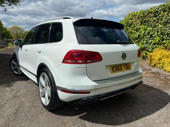 Volkswagen Touareg 3.0 TDI V6 BlueMotion Tech R-Line Plus Tiptronic 4WD Euro 6 (s/s