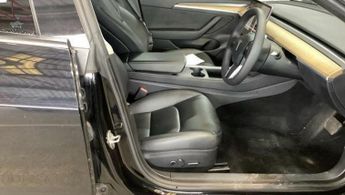 Tesla Model 3 Standard Range Plus Auto RWD 4dr