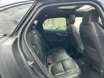 Jaguar F-PACE 2.0 D180 R-Sport Auto AWD Euro 6 (s/s) 5dr