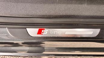 Audi A6 Saloon 2.0 TDI ultra Black Edition S Tronic Euro 6 (s/s) 4dr