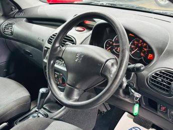 Peugeot 206 1.4 8v S 5dr (a/c)