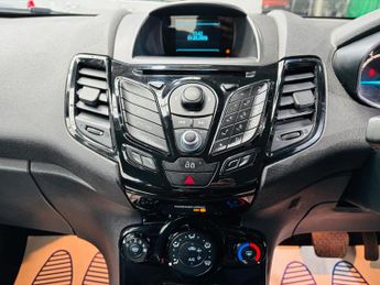 Ford Fiesta 1.0T EcoBoost Zetec Powershift Euro 5 3dr
