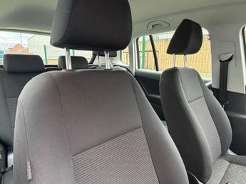 Volkswagen Tiguan 2.0 TDI BlueMotion Tech S DSG 4WD Euro 5 (s/s) 5dr